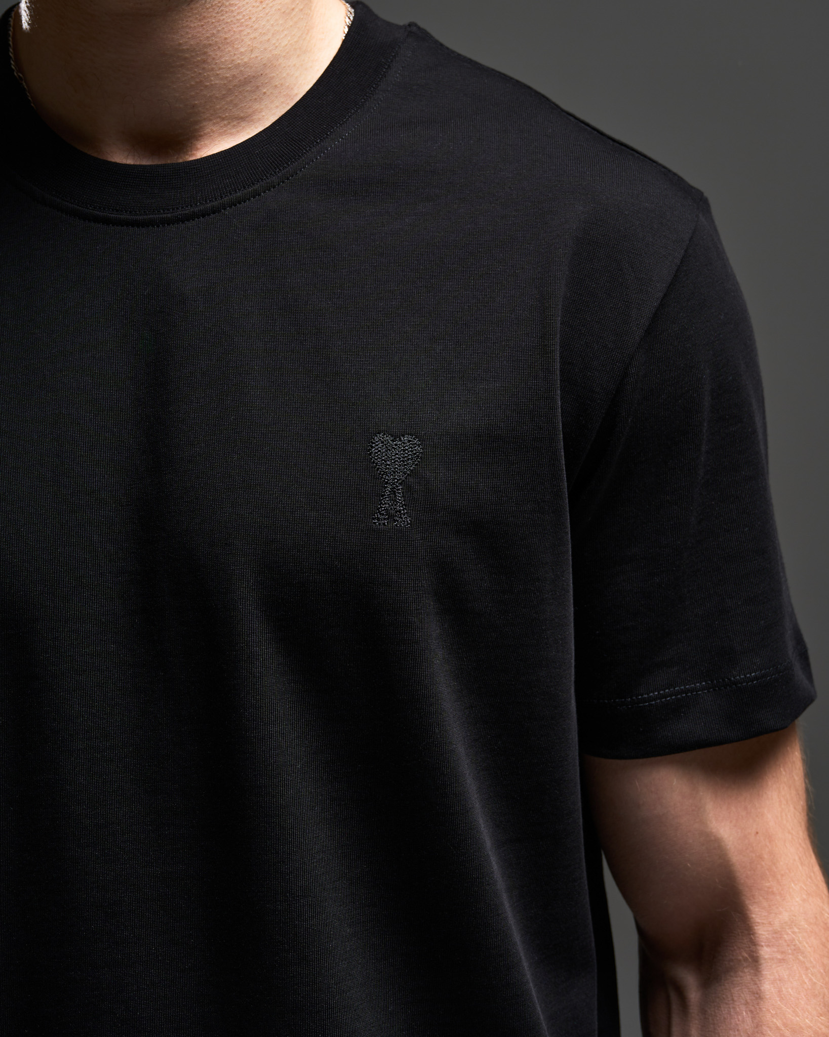 AMI Tonal Heart Logo T-Shirt — Black