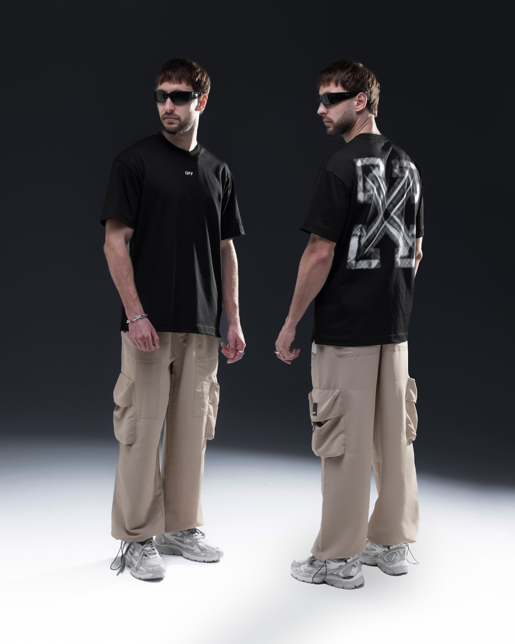 Off-White T-Shirt – Shadow Arrows Graphic / Jet Black