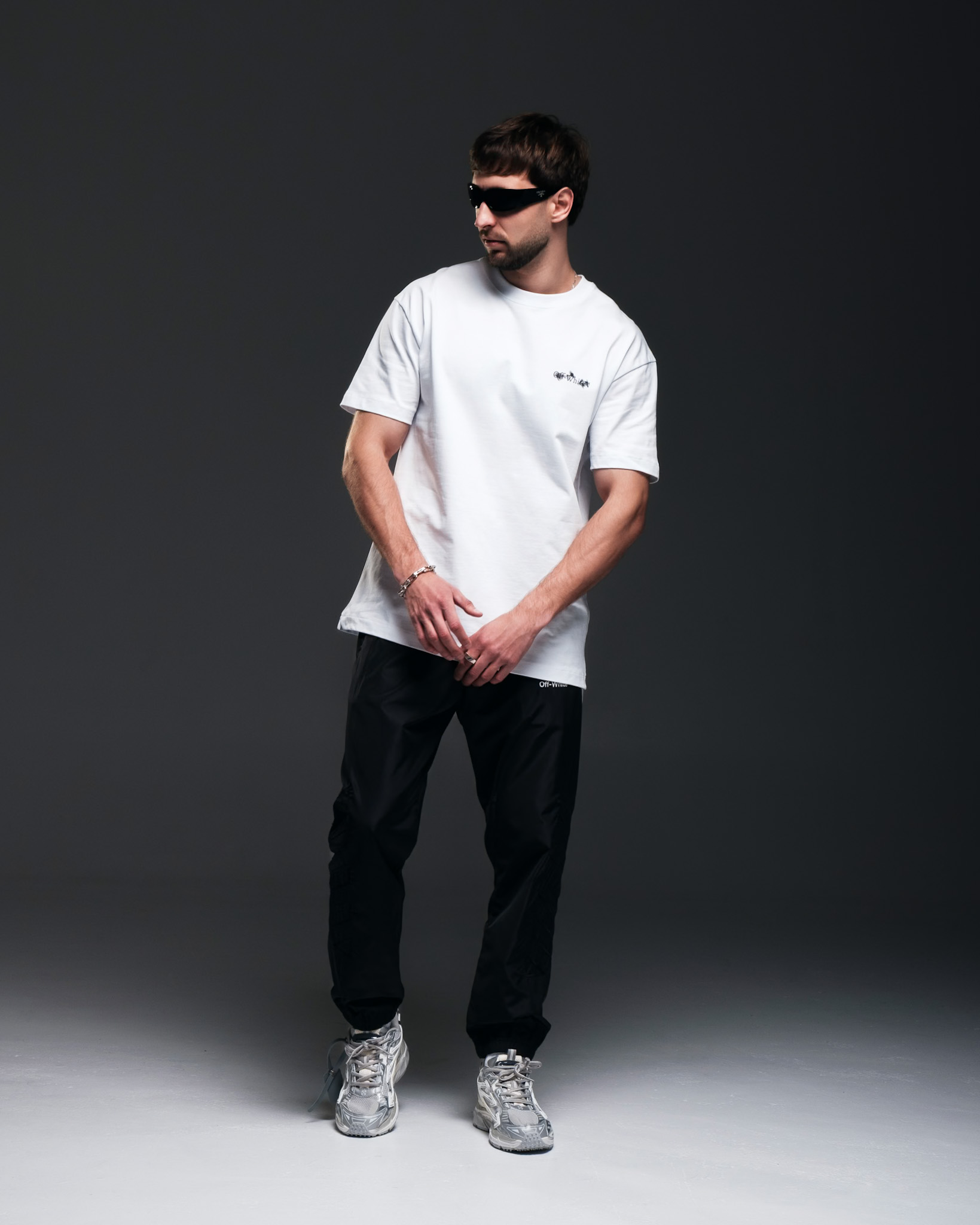 Off-White T-Shirt – Floral Arrows
