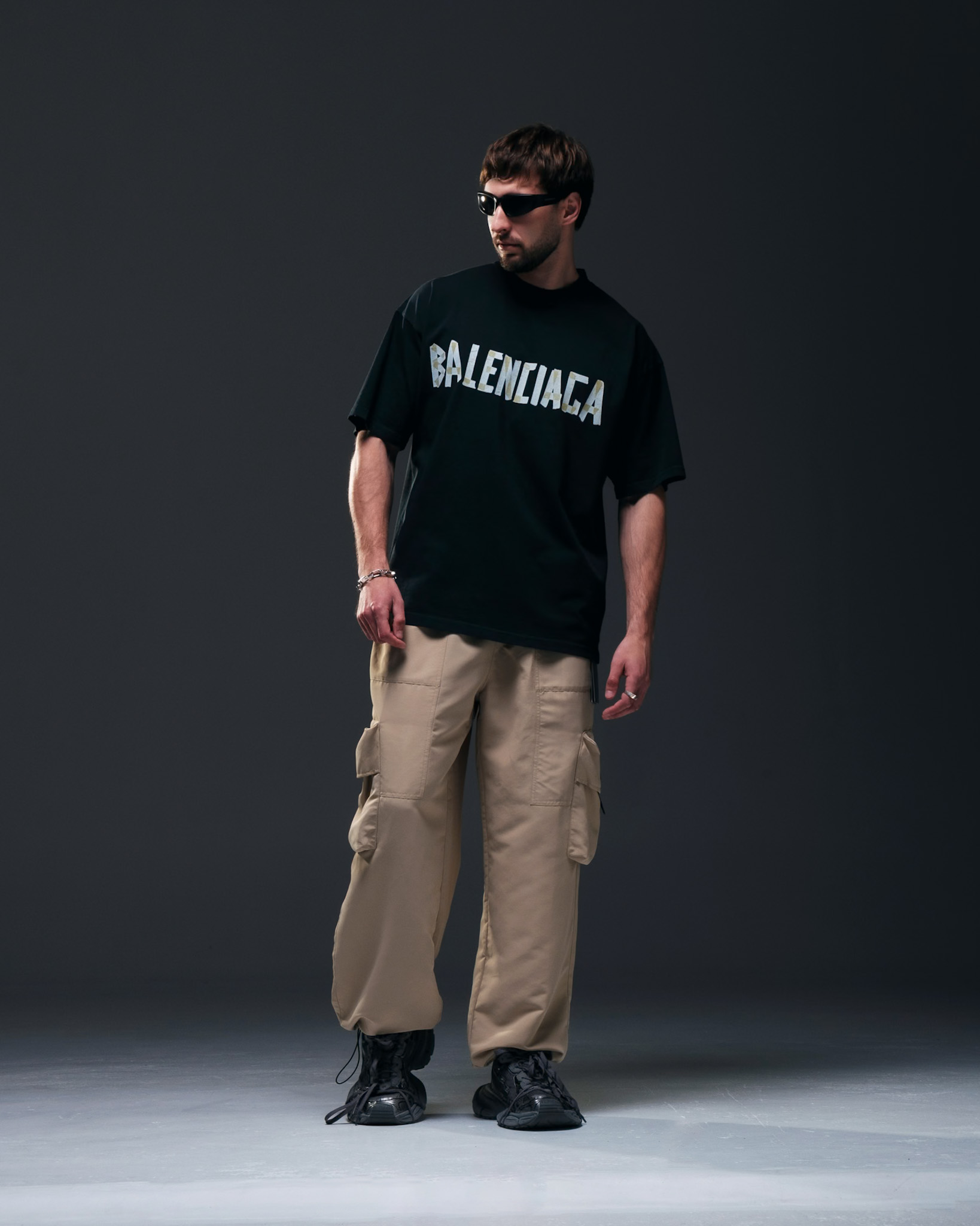 Balenciaga T-Shirt – Cracked Logo