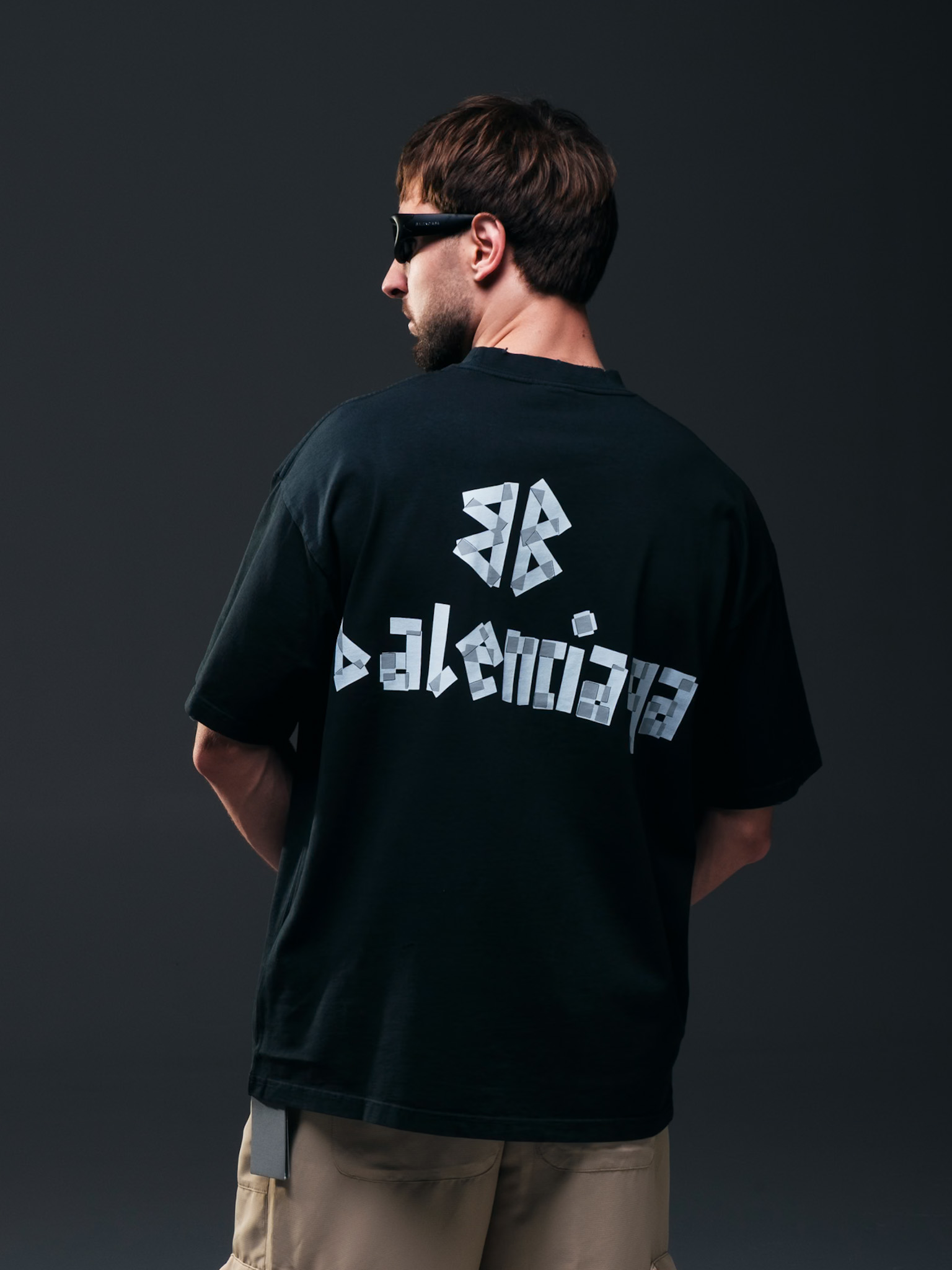 Balenciaga T-Shirt – Cracked Logo
