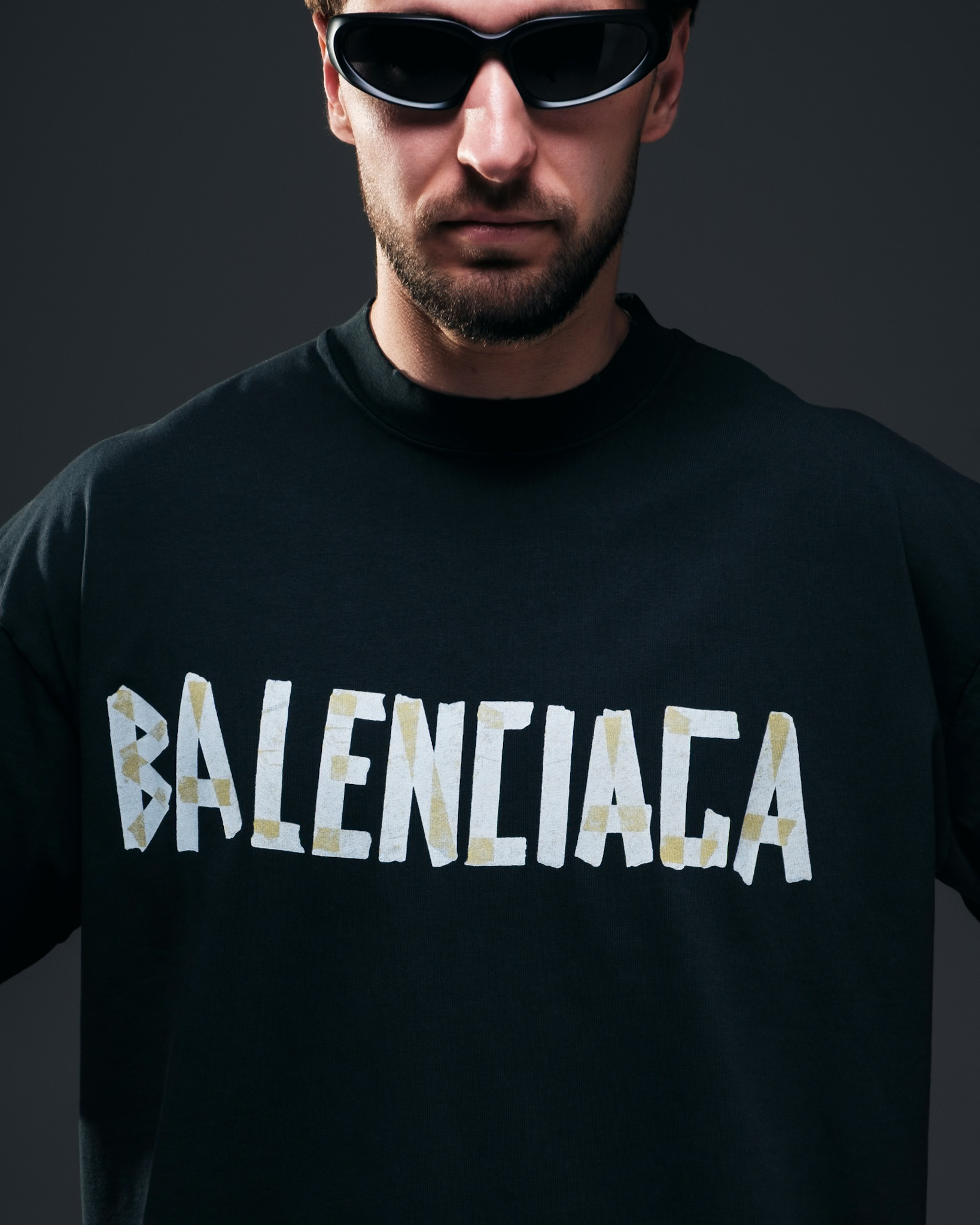 Balenciaga T-Shirt – Cracked Logo
