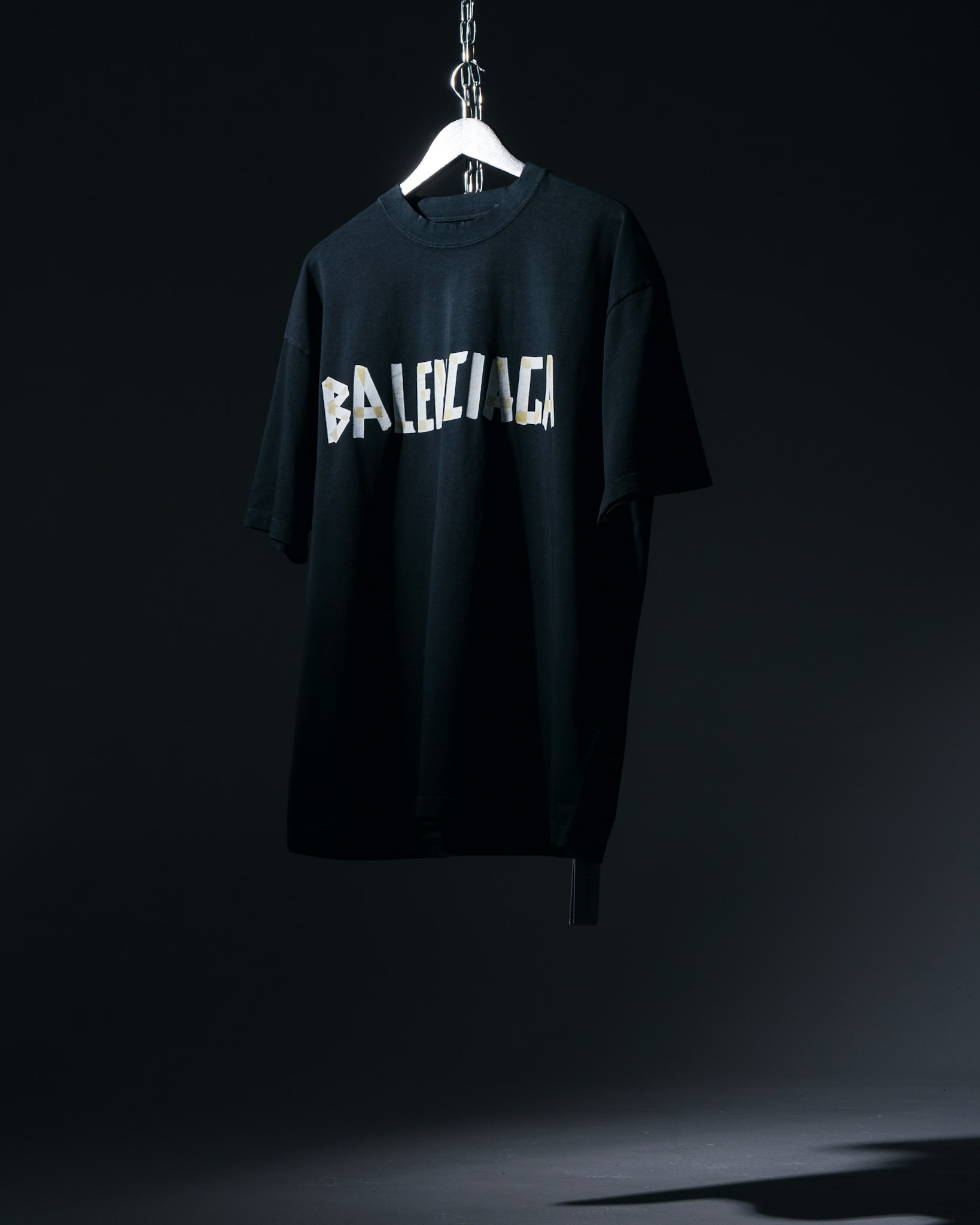 Balenciaga T-Shirt – Cracked Logo