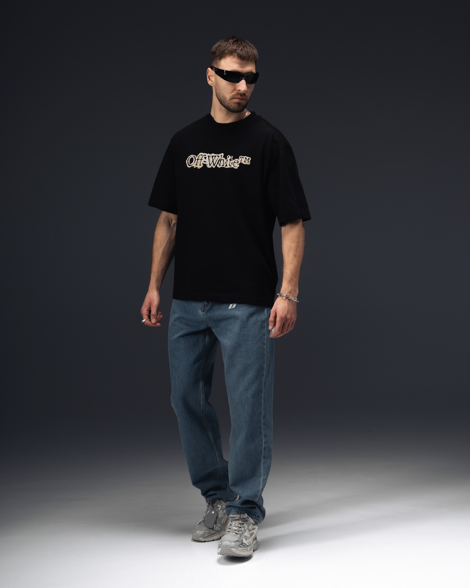 Off‑White Arrow Signature Oversize T-Shirt Black