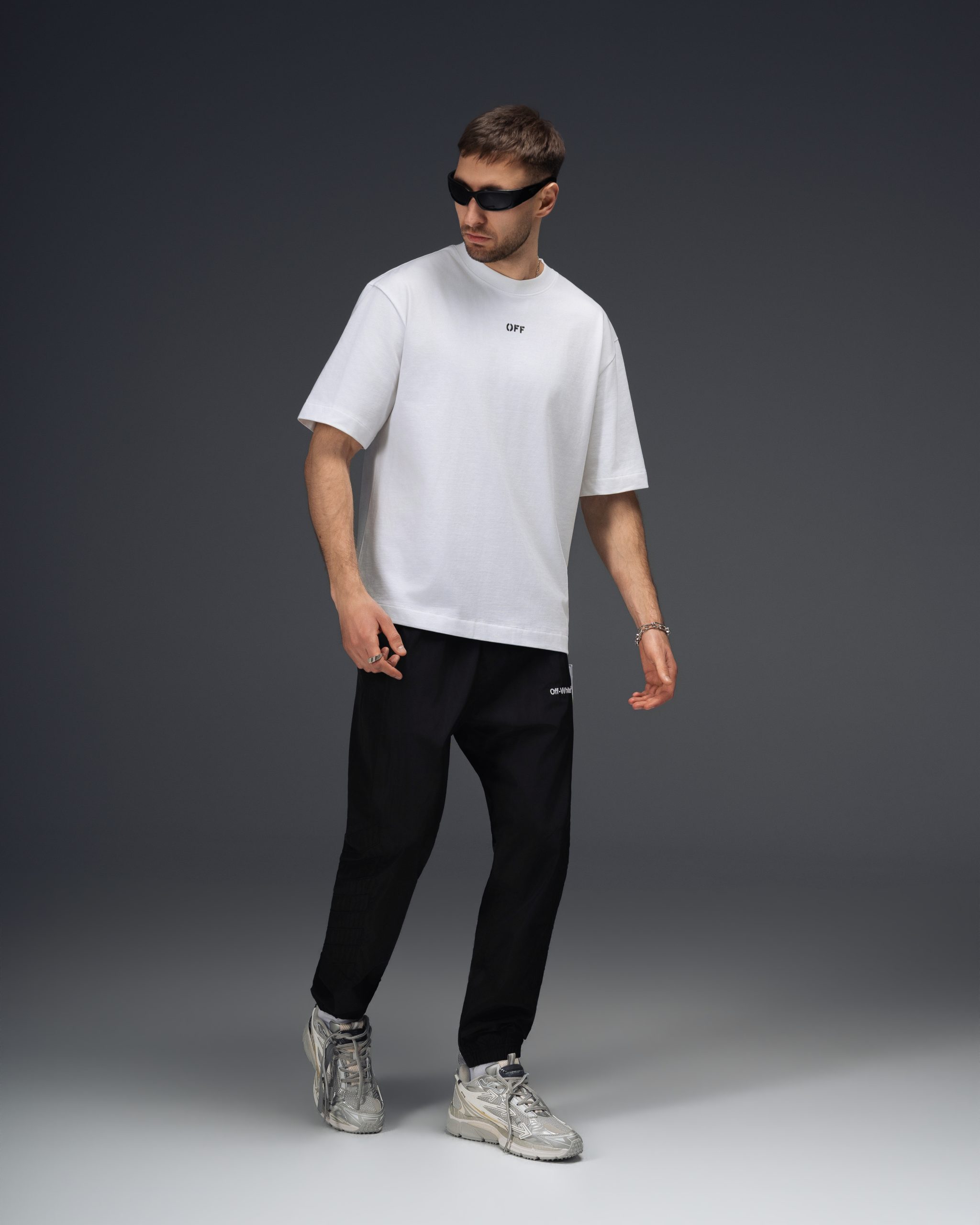 Off-White Arrows Chain Graphic T-Shirt