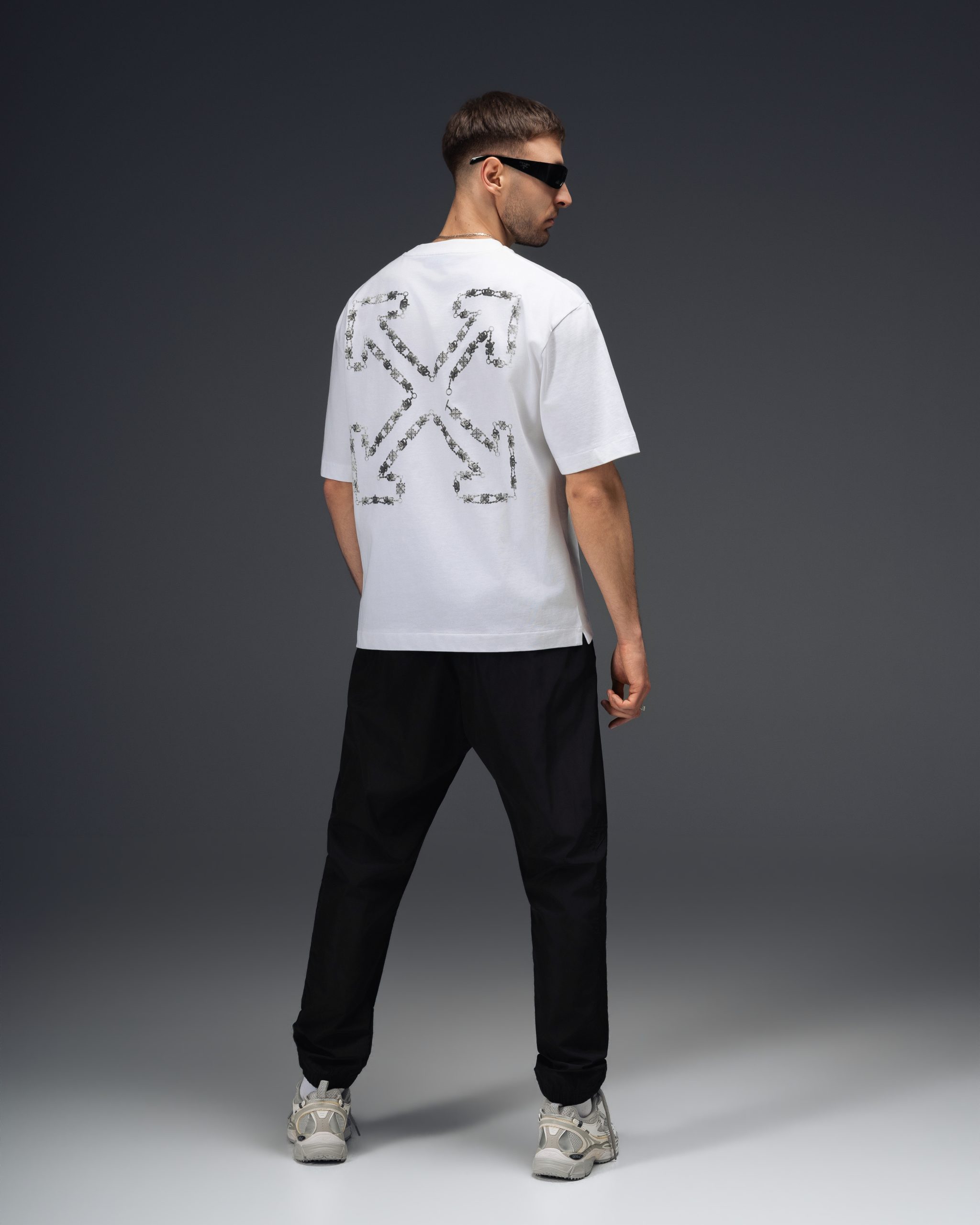Off-White Arrows Chain Graphic T-Shirt