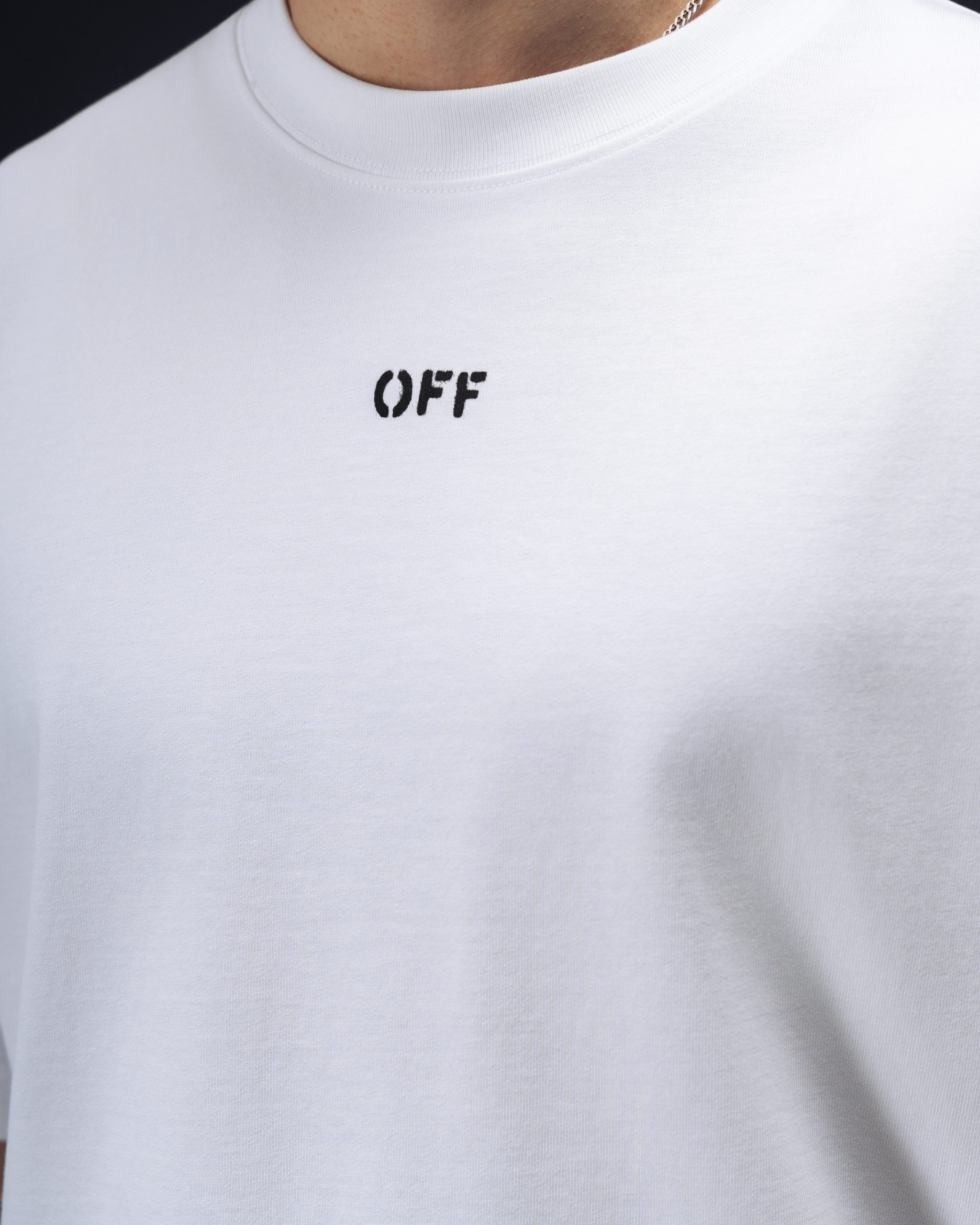 Off-White Arrows Chain Graphic T-Shirt