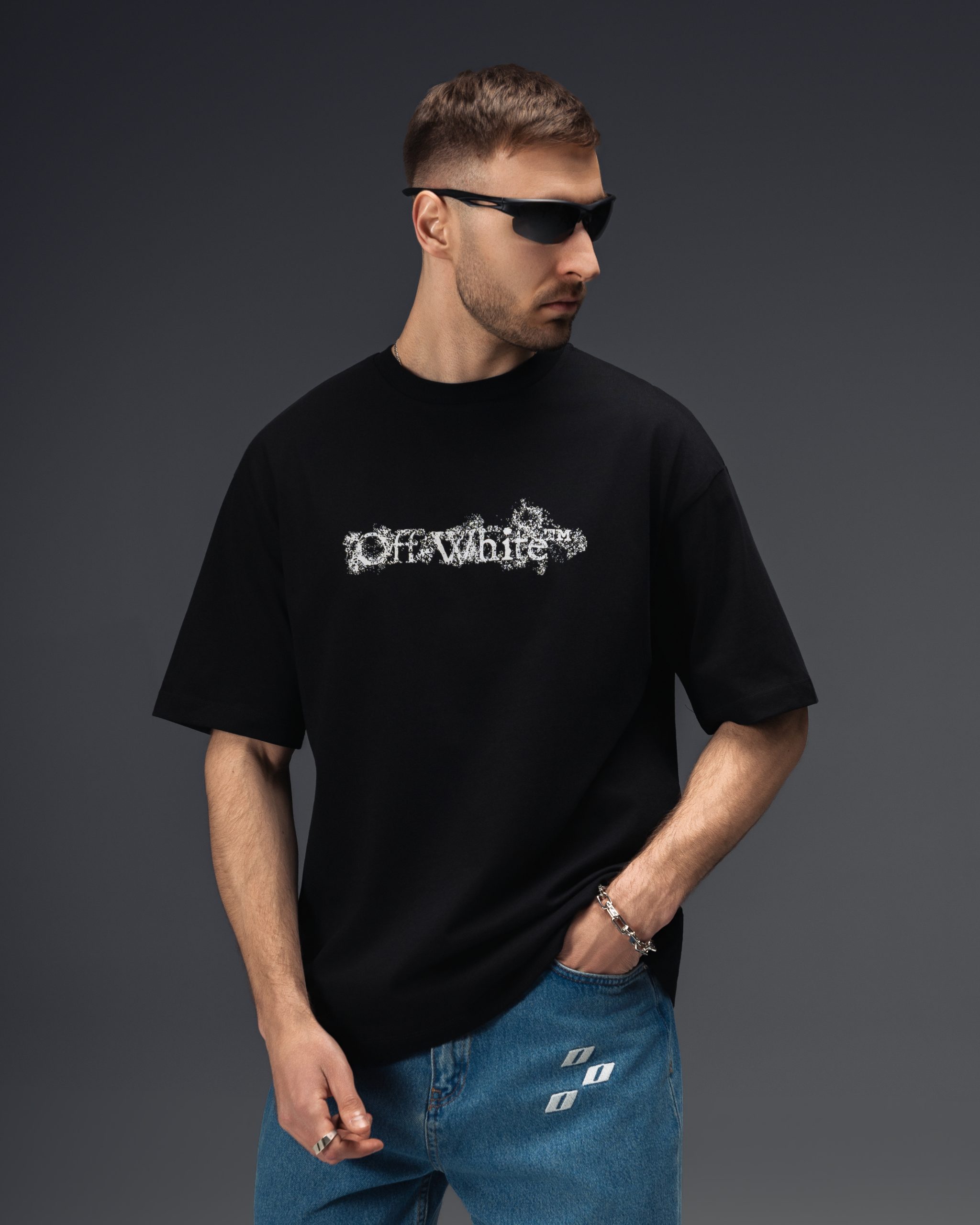 Off-White Distressed Arrow Black T-Shirt