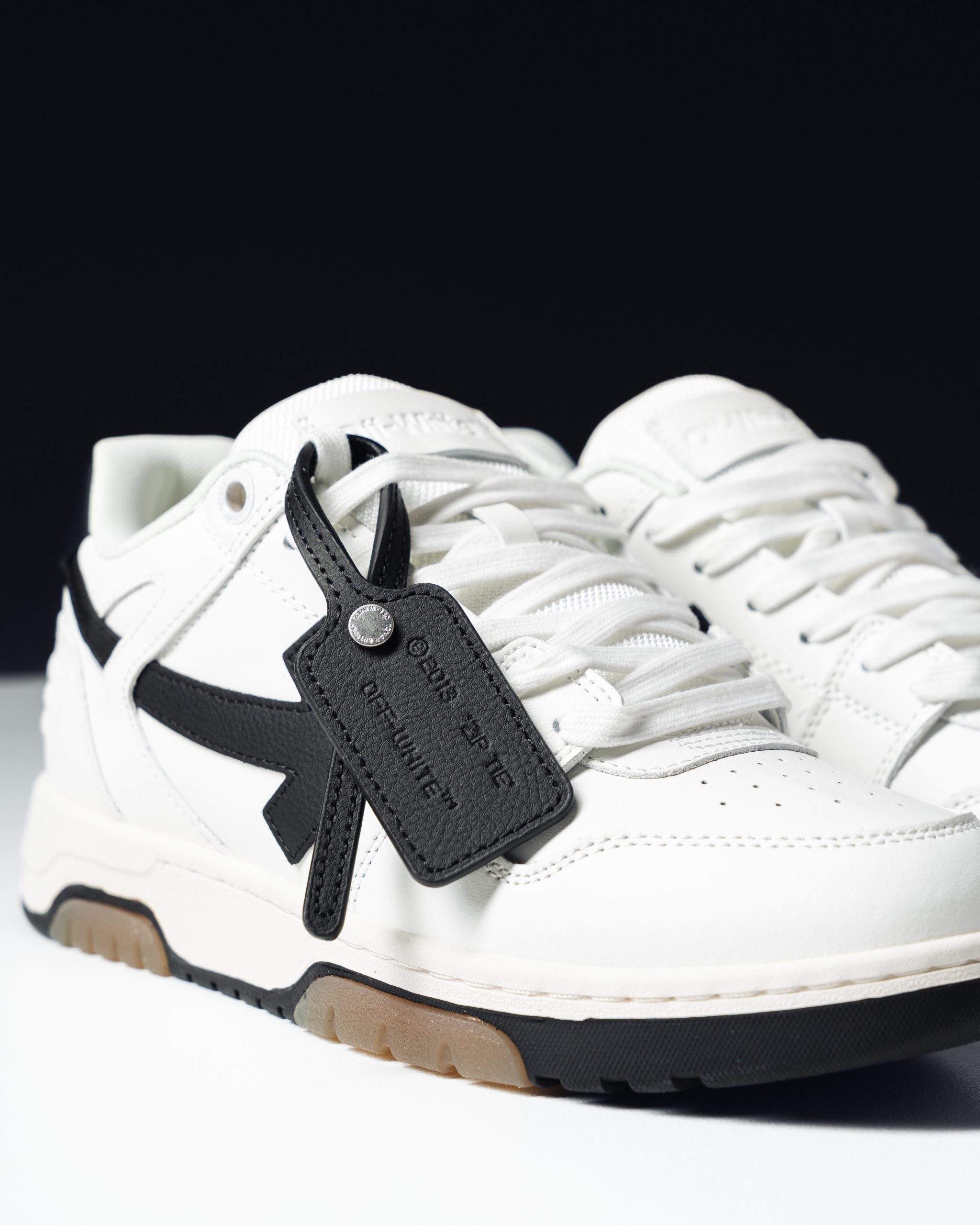 Off-White Out Of Office White Black